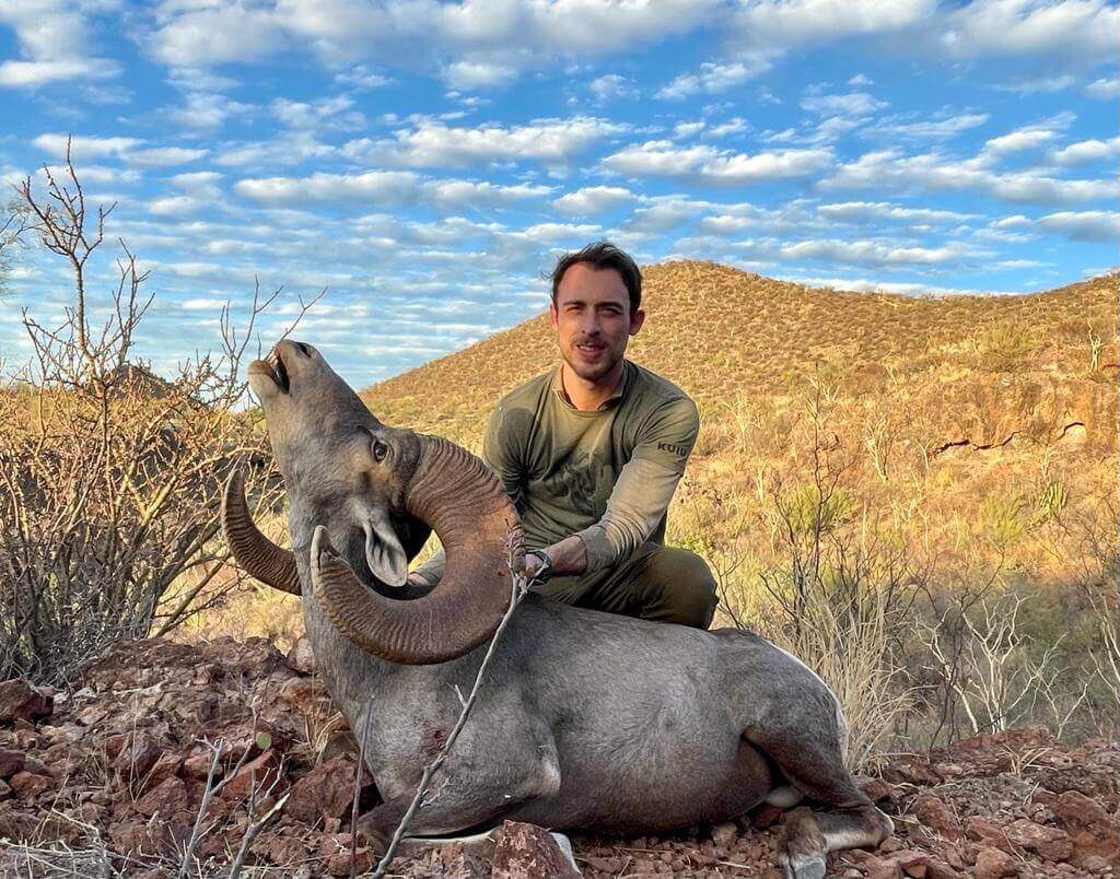 Desert Bighorn Sheep hunt photo 3